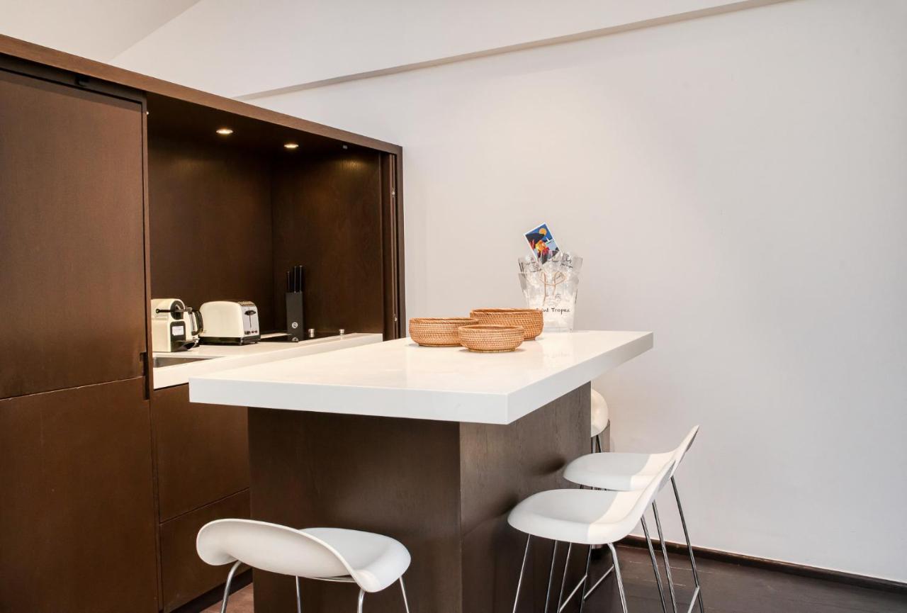 Appartement Place Des Lices Avec Parking Saint-Tropez Exteriör bild