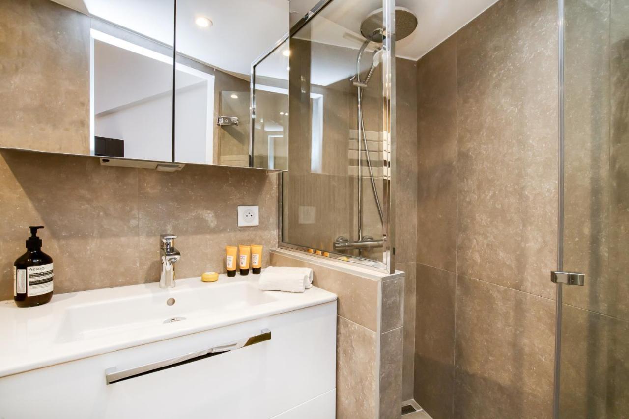Appartement Place Des Lices Avec Parking Saint-Tropez Exteriör bild