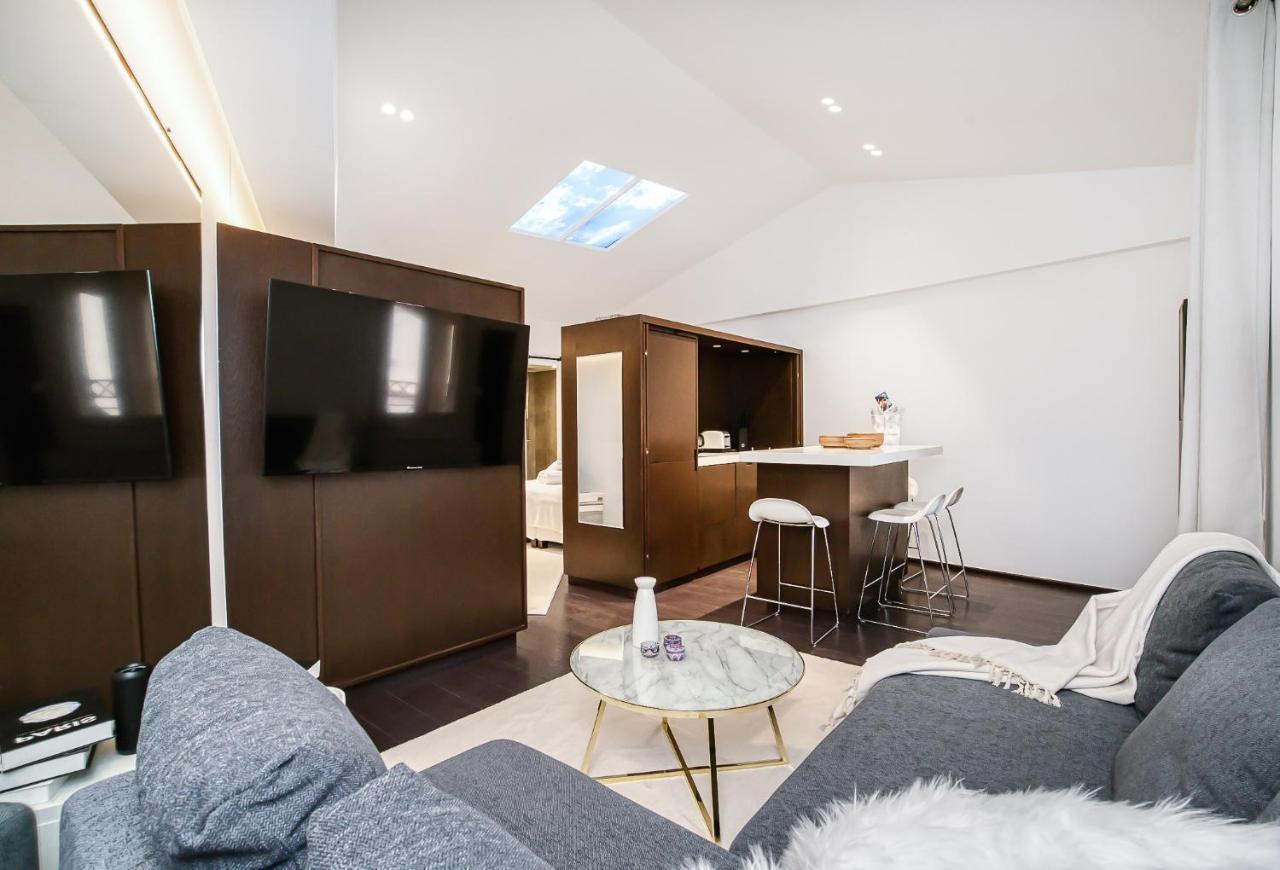 Appartement Place Des Lices Avec Parking Saint-Tropez Exteriör bild
