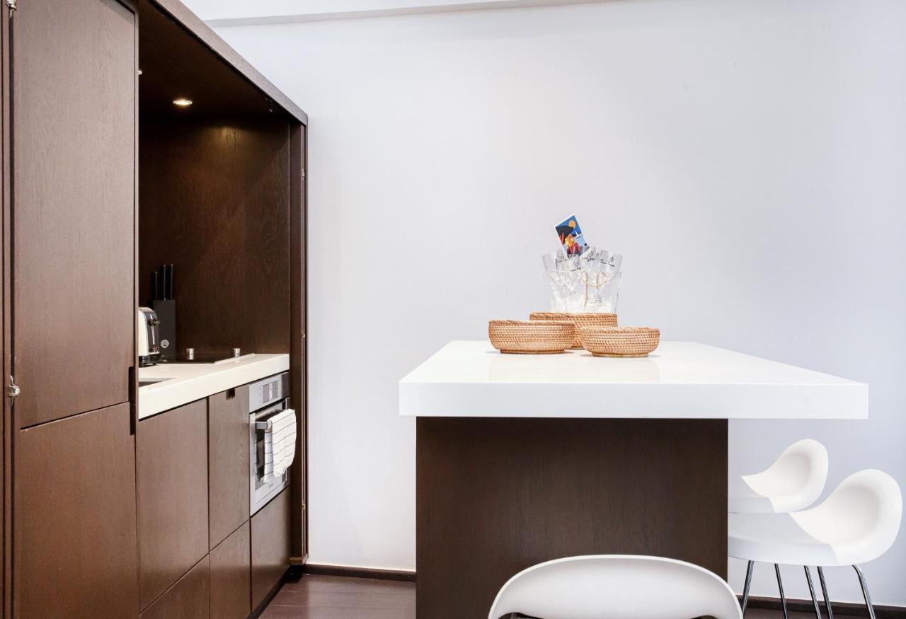 Appartement Place Des Lices Avec Parking Saint-Tropez Exteriör bild